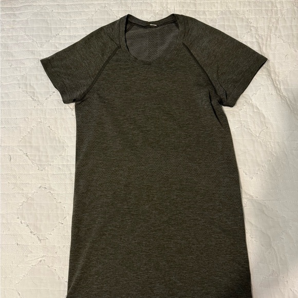 Lululemon Swiftly Tech Short-Sleeve Shirt - Picture 1 of 2